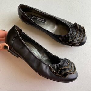 Paul Green Size 3.5 Black Grey Rounded Toe Zipper Ruffle Slip-on Ballerina Flats